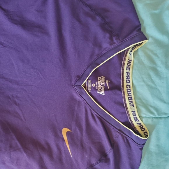 Women's Nike Pro Combat Shirt - Picture 2 of 4